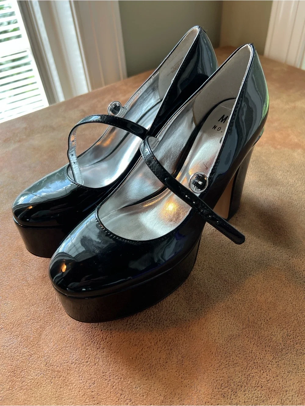 Mix No. 6 Black Patent T-Strap Mary Jane Pumps. Size 6.5